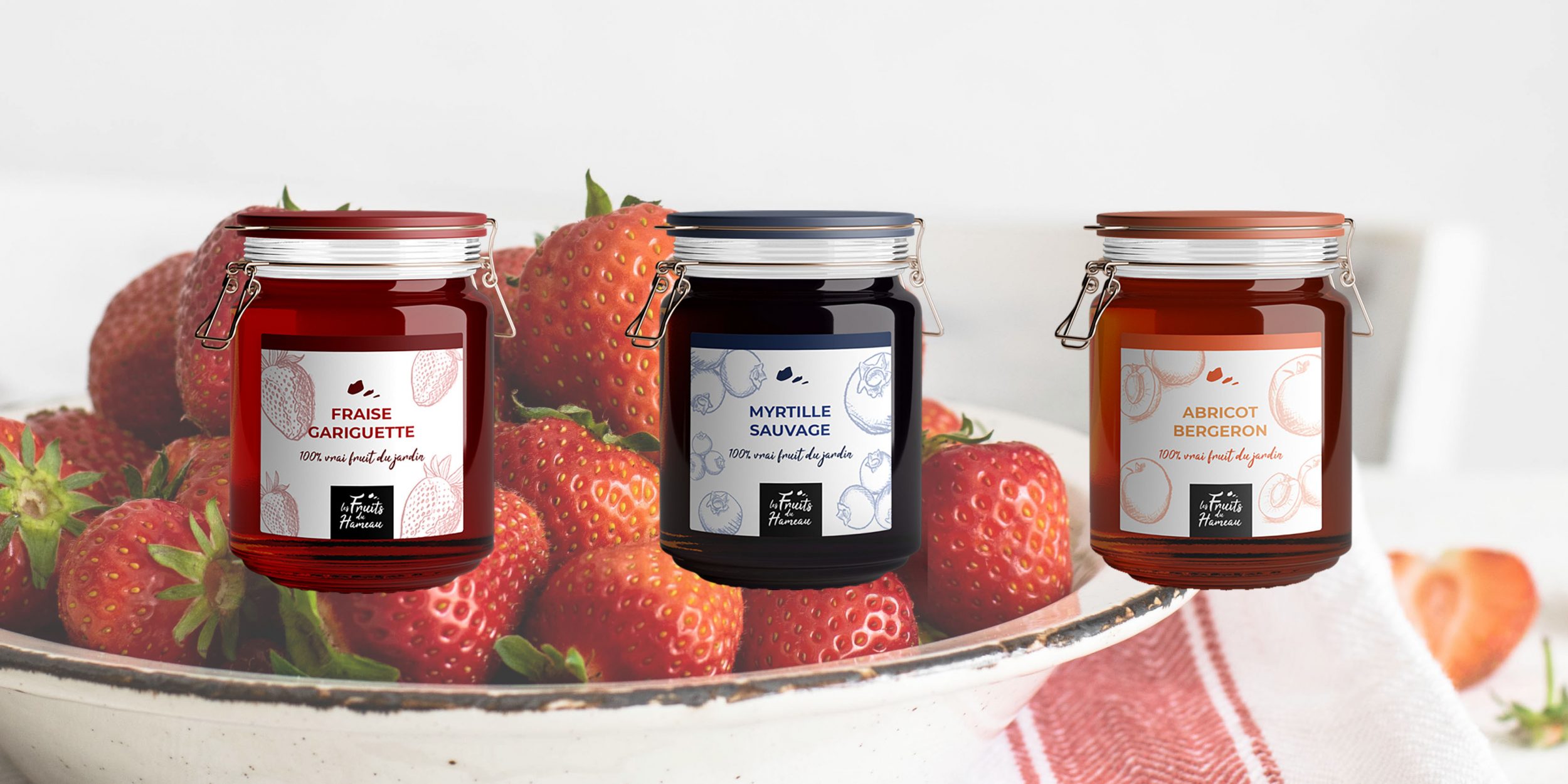 étiquettes d'une gamme de plusieurs confitures